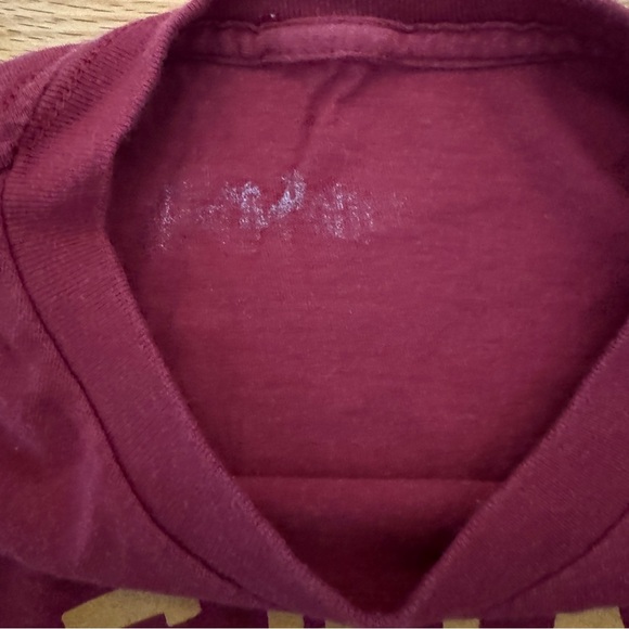 Harry Potter Gryffindor Tshirt - Picture 2 of 4